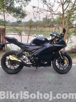 Yzmaha R15 v4